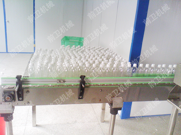 Empty and solid bottle conveyor